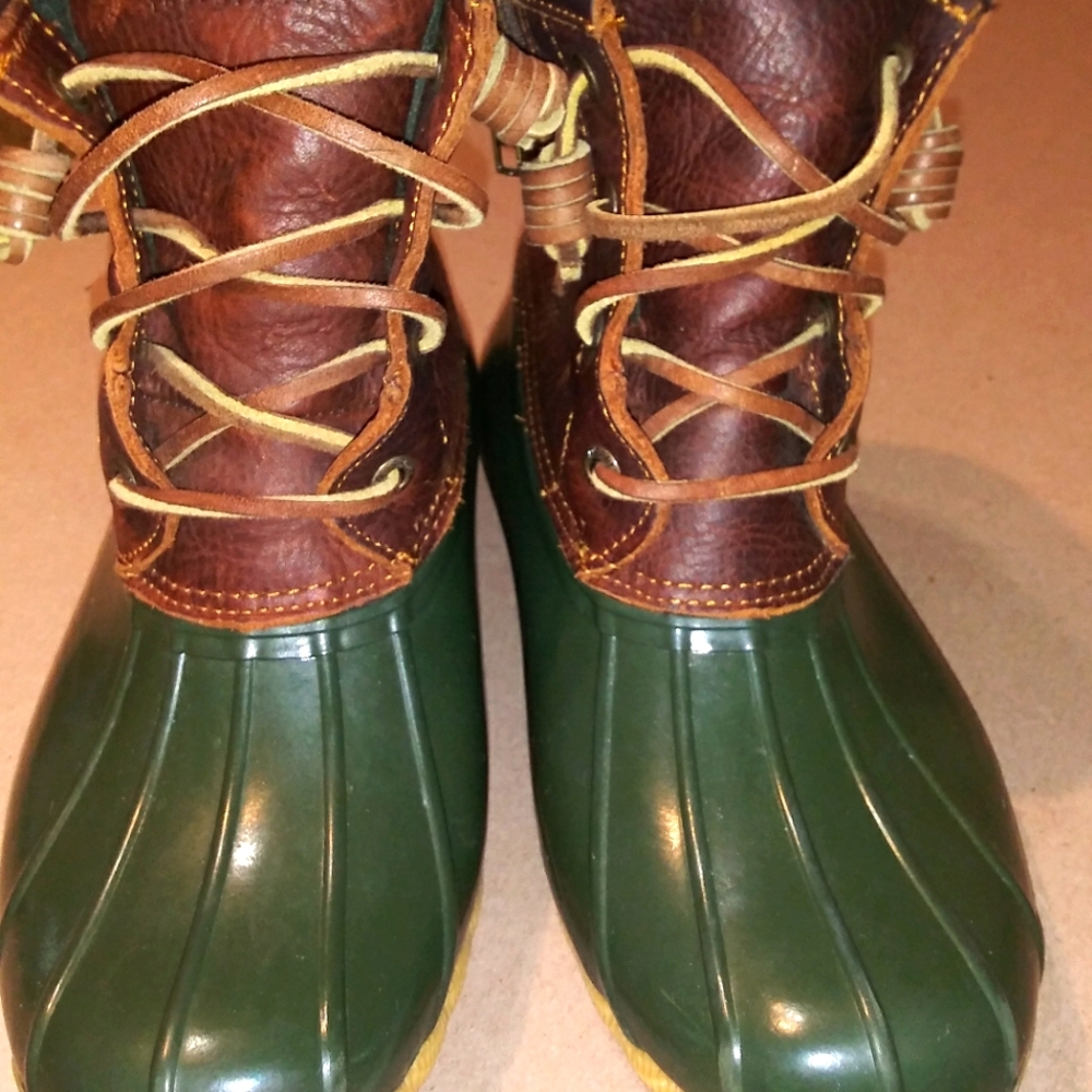 Sperry Women's Saltwater Duck Boot in Tan/Green by